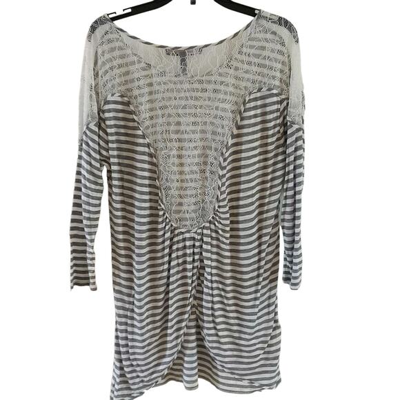 EUC BCBG MaxAzria Lace Back Top - Picture 5 of 6